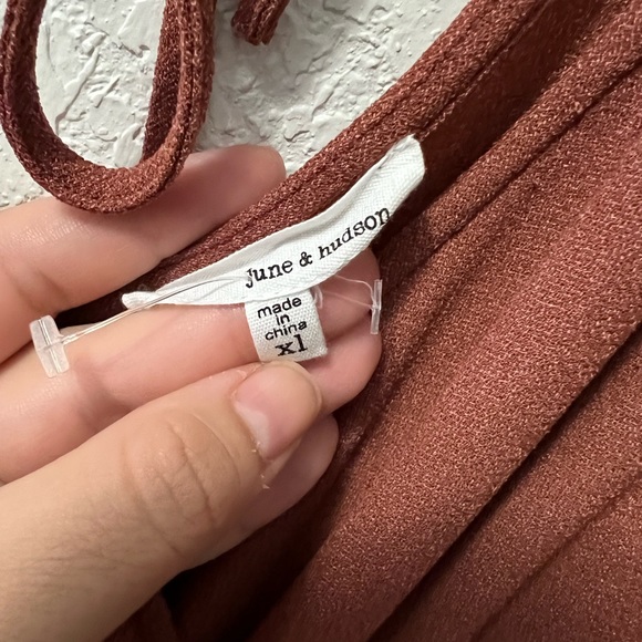 June & Hudson Womens Jumpsuit Brown Tie Back Surplice Neck Elastic Waist - Picture 3 of 9